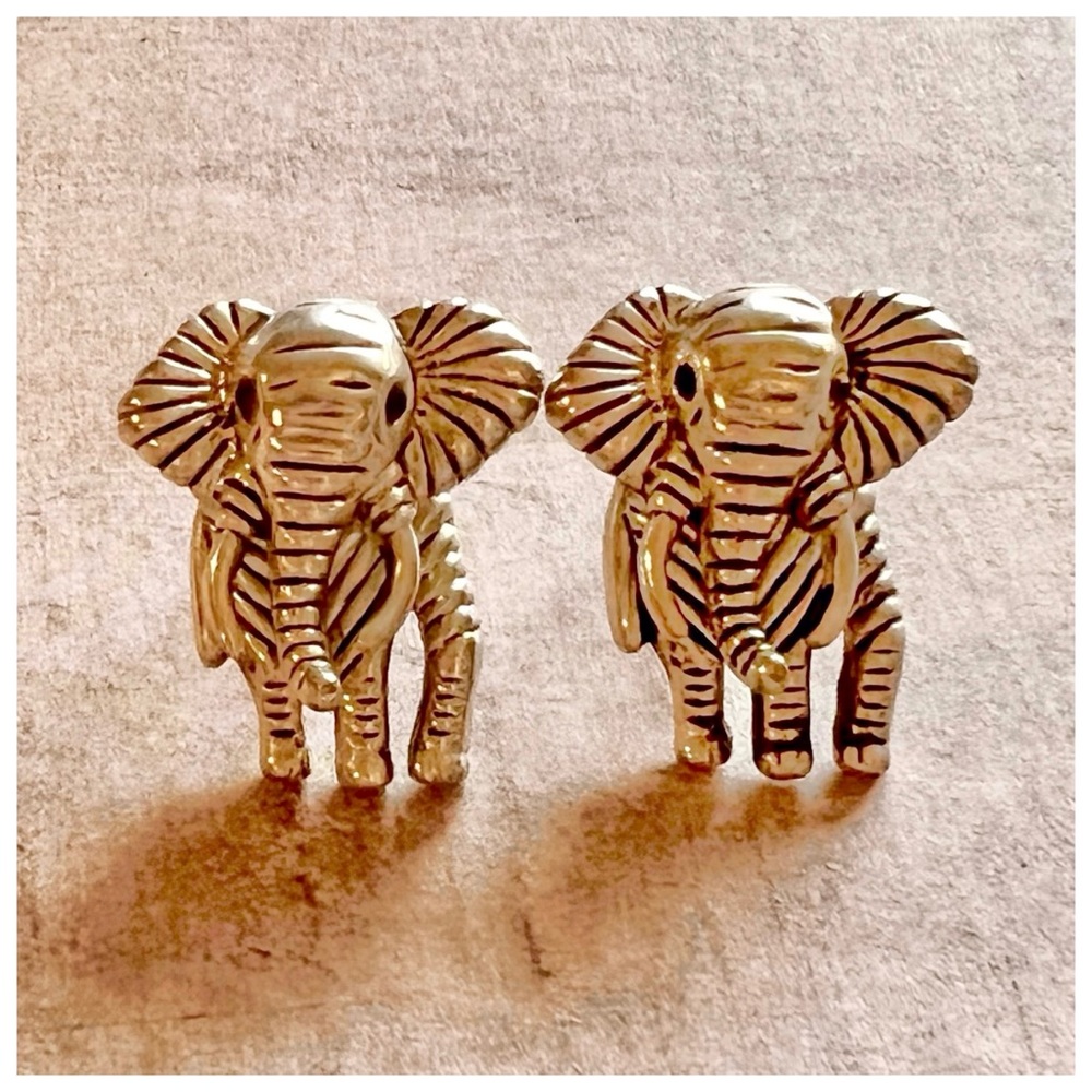 Vintage Elephant Silver Tone Textured Stud Earrings
